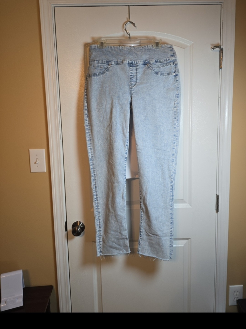 Seven7 pull-on tummy control straight leg jeans